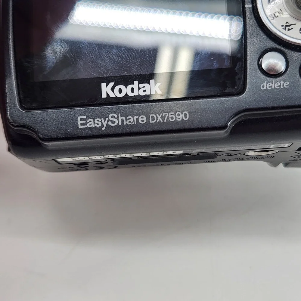 Kodak EasyShare DX7590 Digital Camera 5.0MP 10x Optical Zoom Schneider-Kreuznach